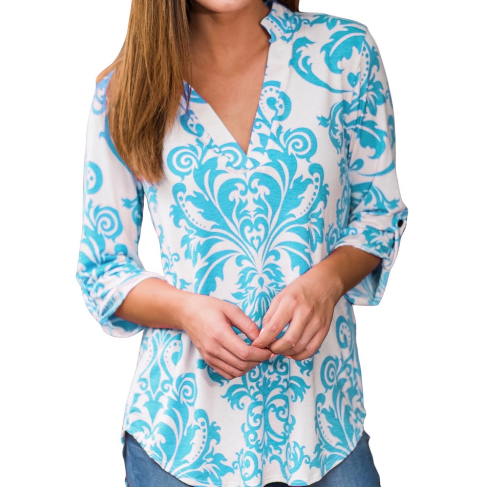 *LAST ONE* Molly Damask V-neck 3/4 Shirt